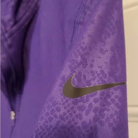 Nike Pro Dri-Fit Embossed Heights Half Zip Top - Picture 2 of 8
